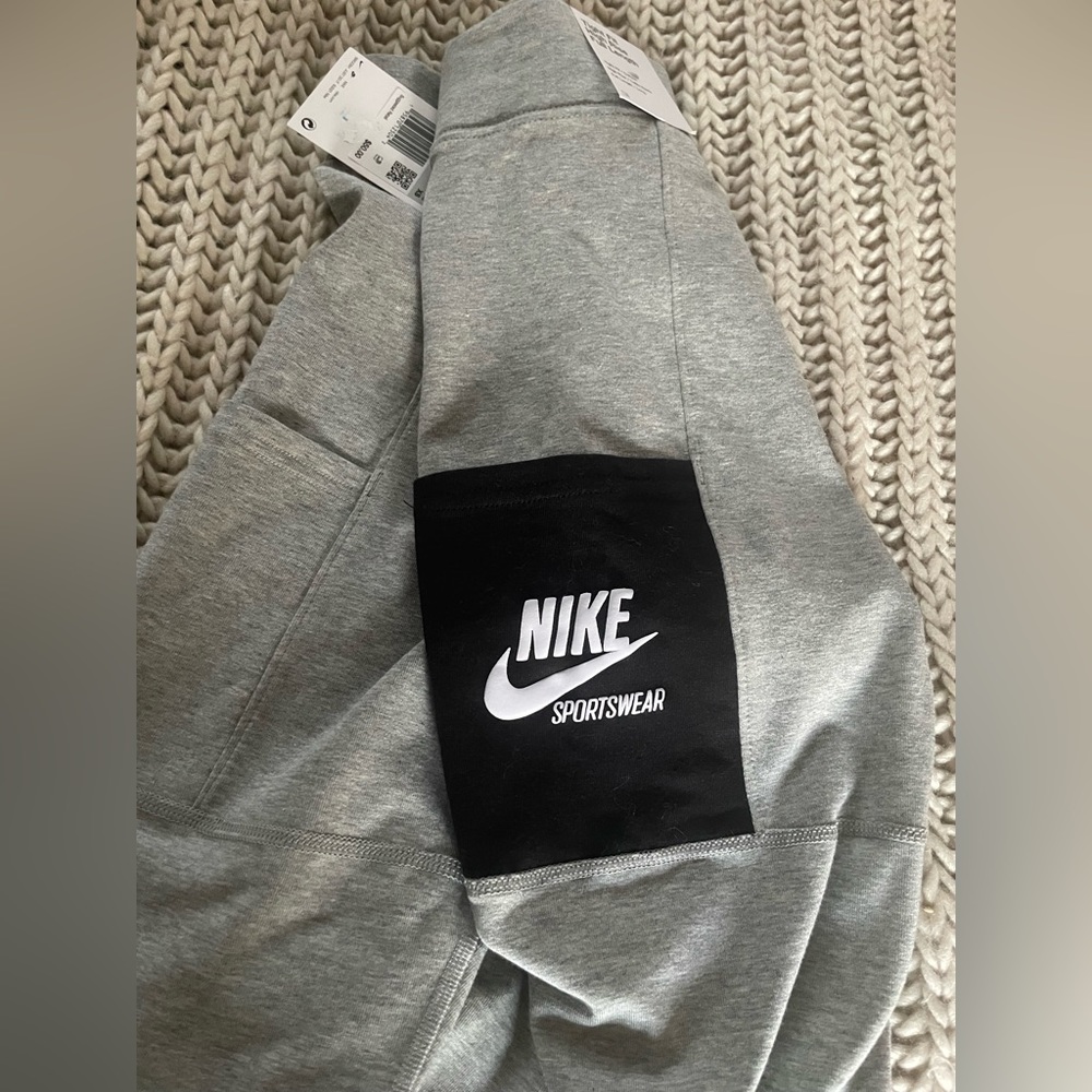 Women’s Nike leggings